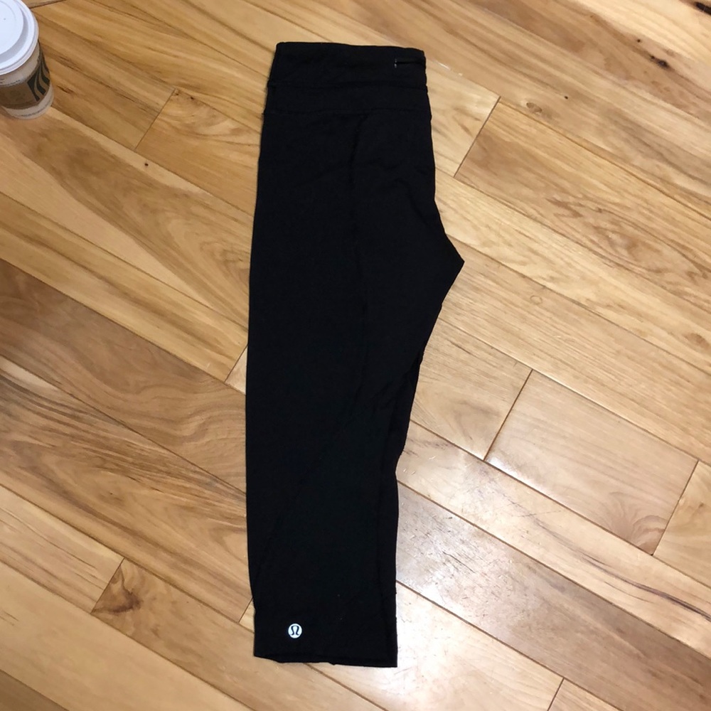 Lululemon pace rival crop.. professionally hemmed
